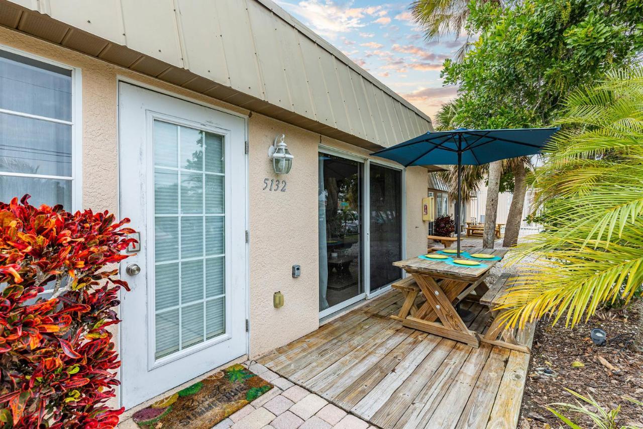 Heat Of Siesta Village Walk To Beach W Heated Pool Siesta Key Exterior foto